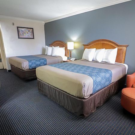 סן אנטוניו University Inn & Suites מראה חיצוני תמונה