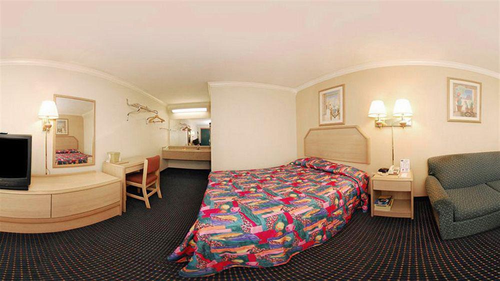 סן אנטוניו University Inn & Suites חדר תמונה